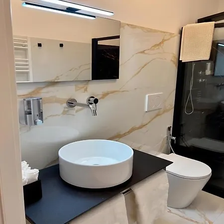 Paduina Boutique 3 Person Trieste